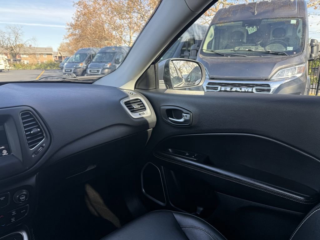 Used 2019 Jeep Compass Latitude w/ Cold Weather Group image 25