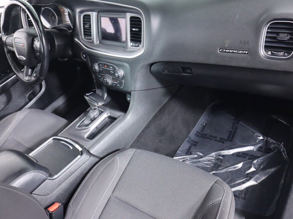 Used 2019 Dodge Charger SXT image 36