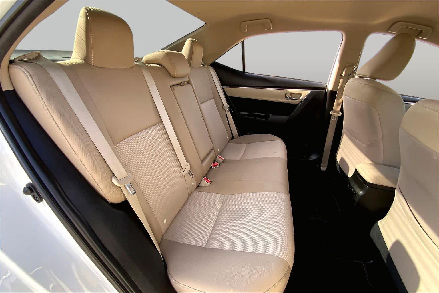 Used 2015 Toyota Corolla LE FWD image 19