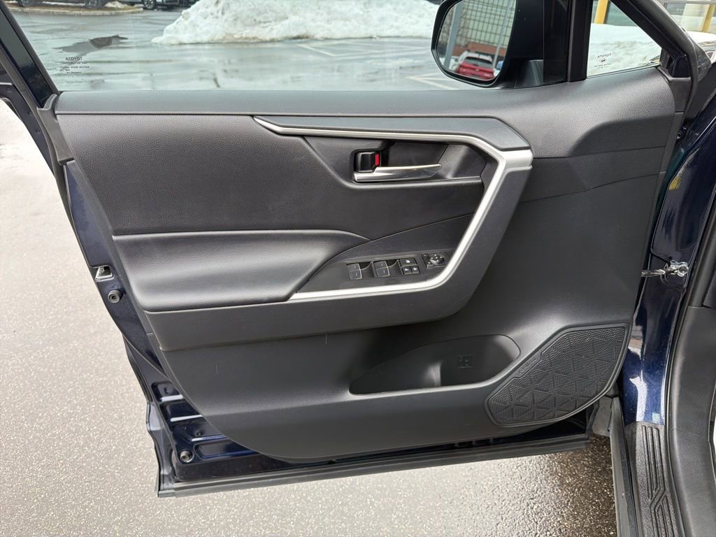 Used 2024 Toyota RAV4 XLE w/ Convenience Package image 28