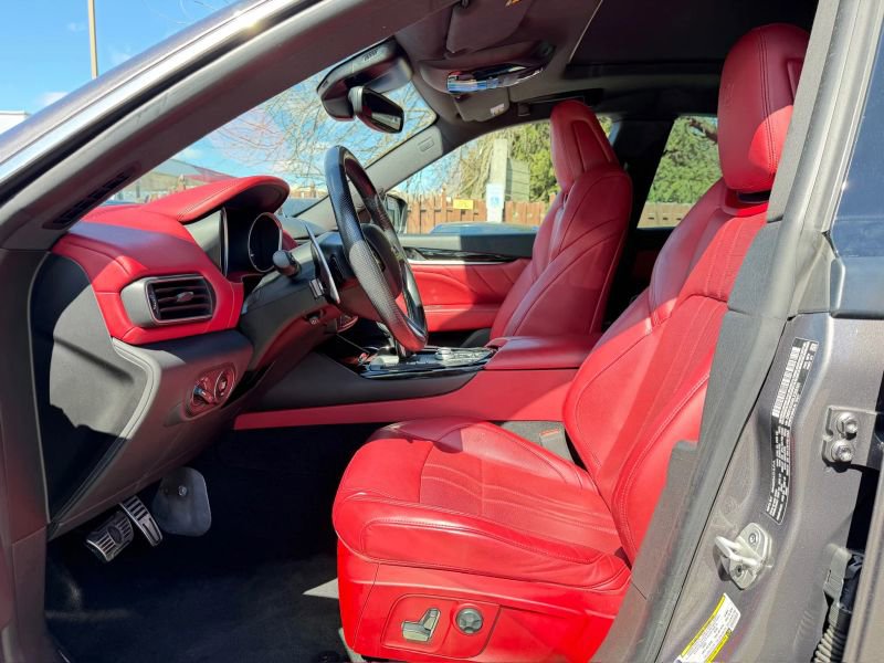 Used 2020 Maserati Levante GranSport image 11