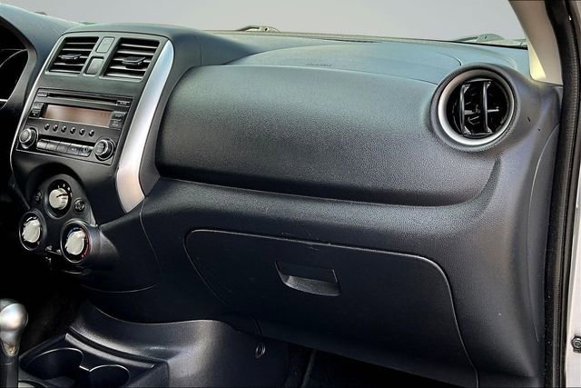 Used 2014 Nissan Versa SV w/ Convenience Package image 24