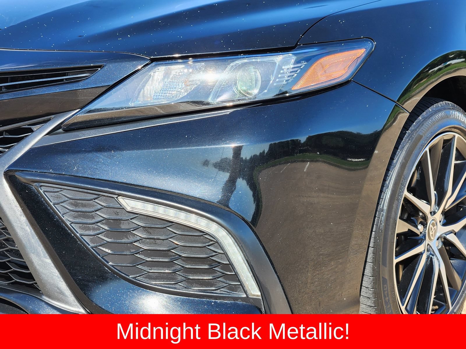 Used 2023 Toyota Camry SE w/ Convenience Package FWD image 7