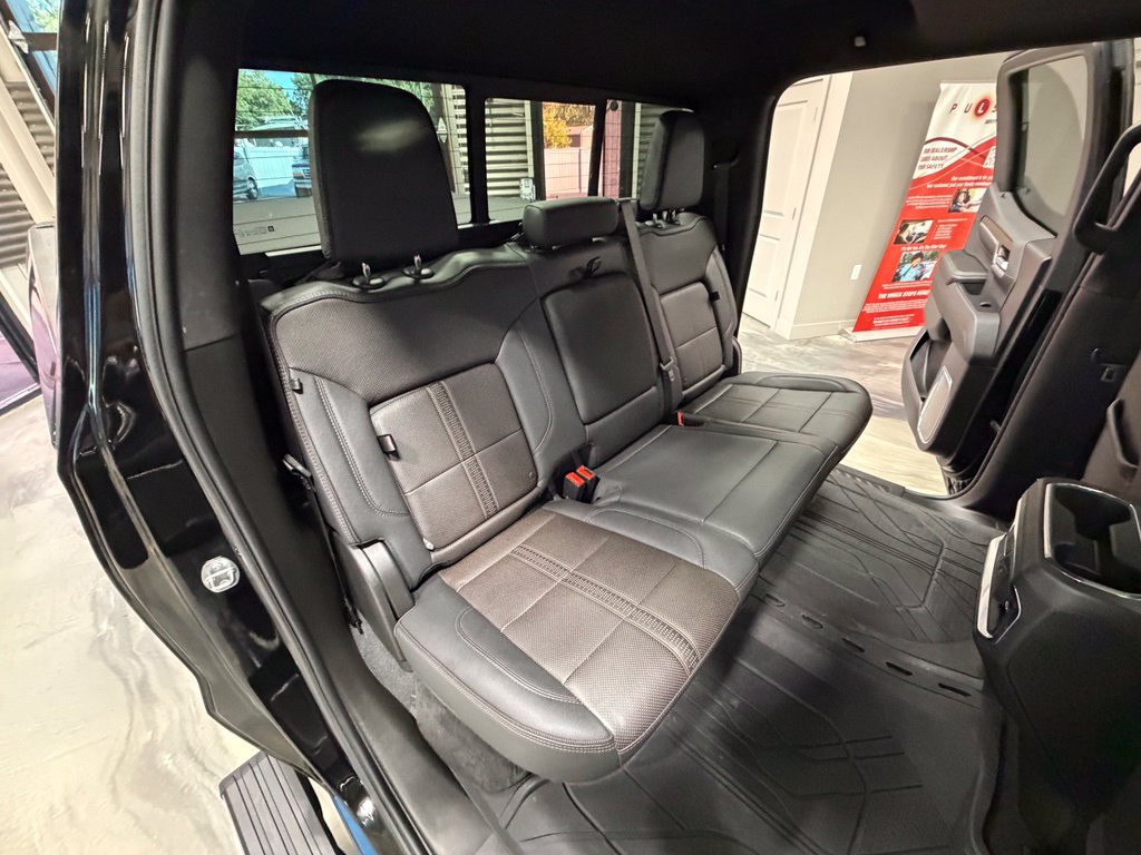 Used 2024 Chevrolet Silverado 1500 High Country AWD/4WD image 5