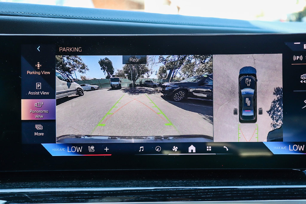 Certified 2026 BMW 740i RWD image 23