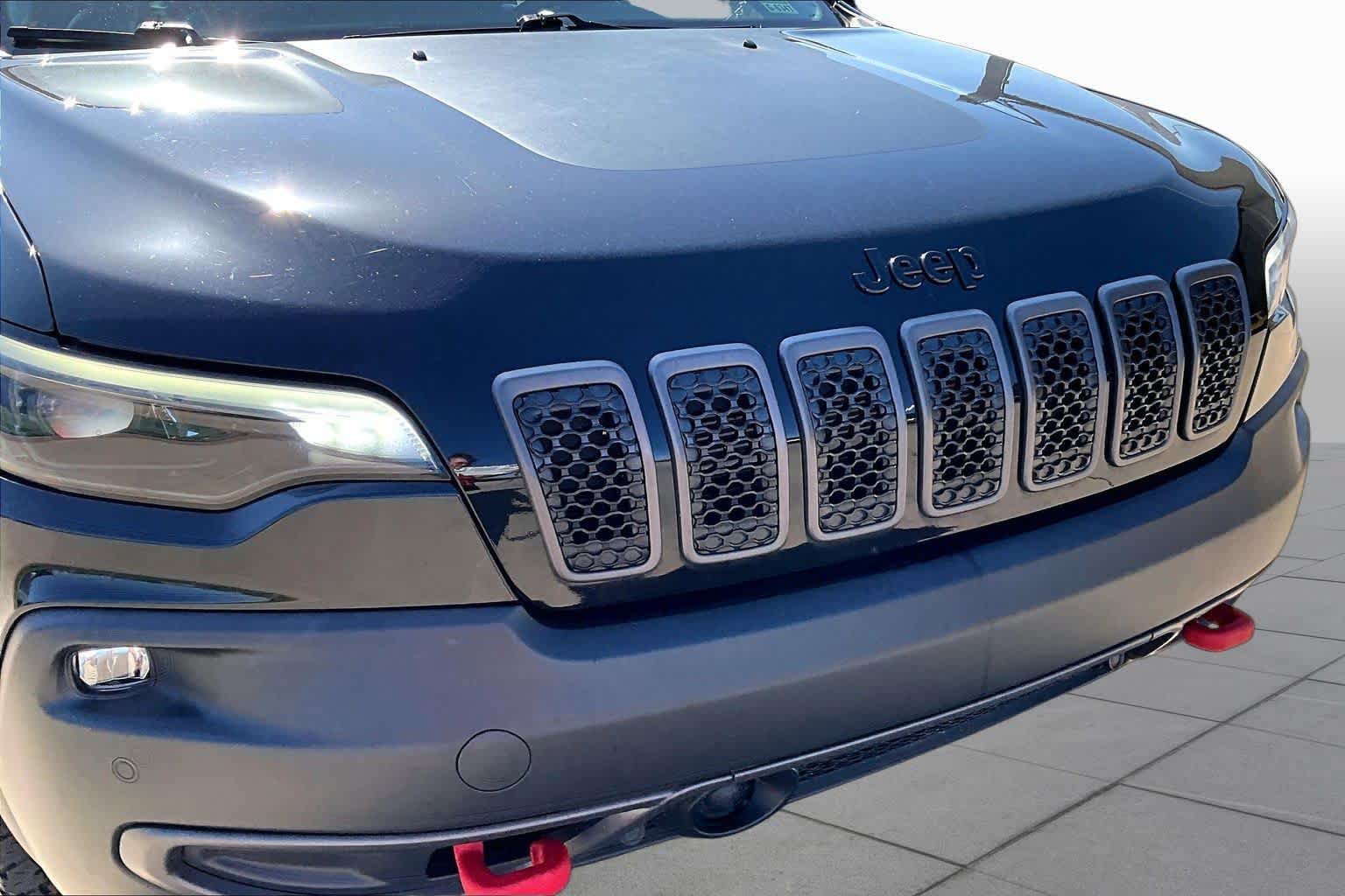 Used 2023 Jeep Cherokee Trailhawk w/ Premium Leather Package AWD/4WD image 29