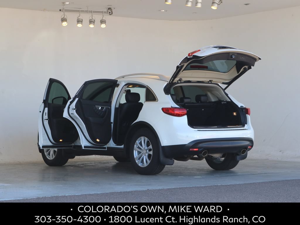 Used 2017 INFINITI QX70 AWD w/ Premium Package image 4