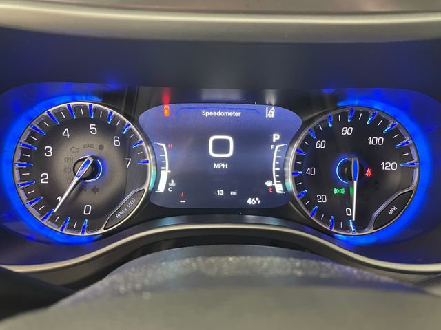 New 2026 Chrysler Pacifica Select w/ S Appearance Package image 4