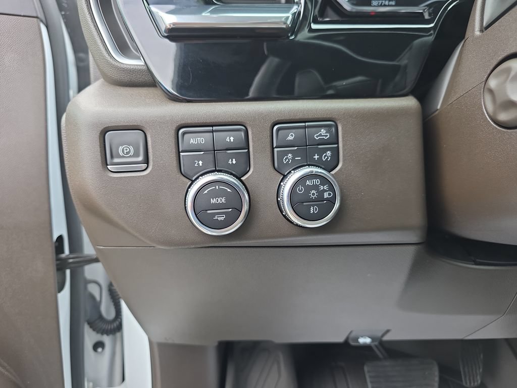 Used 2023 GMC Sierra 1500 SLT AWD/4WD image 19