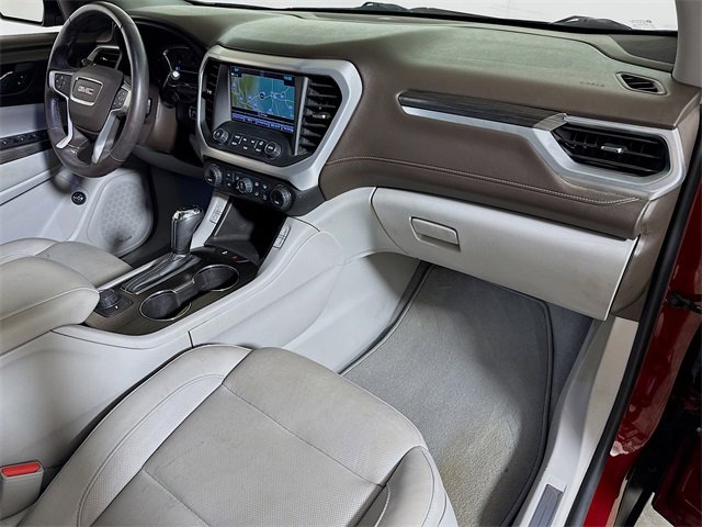 Used 2018 GMC Acadia SLT image 30