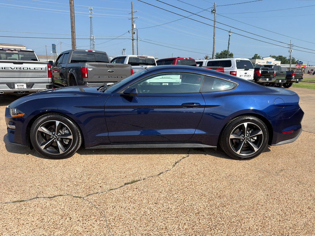 Used 2018 Ford Mustang Coupe RWD image 2