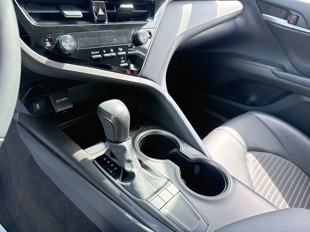 Used 2024 Toyota Camry SE w/ Convenience Package image 15