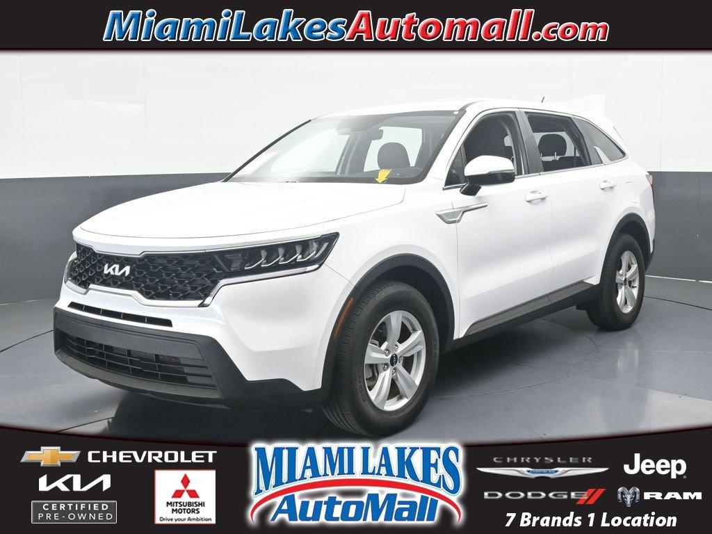 Used 2023 Kia Sorento LX image 1