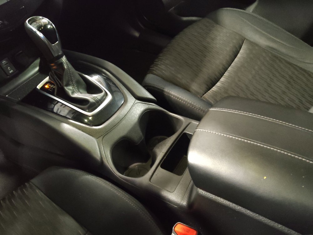 Used 2017 Nissan Rogue S image 26