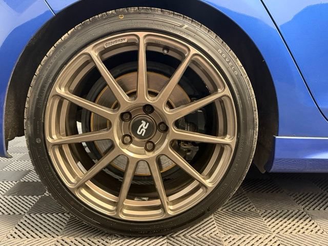 Used 2013 Volkswagen Golf R 4-Door AWD/4WD image 32