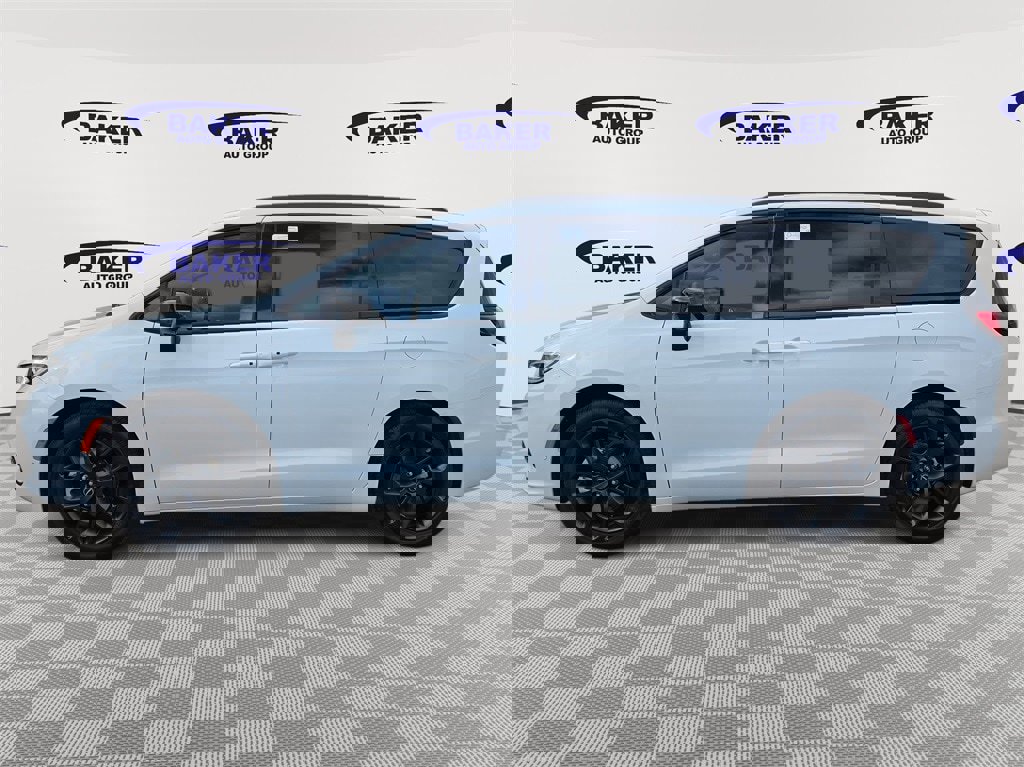 New 2026 Chrysler Pacifica Limited image 6