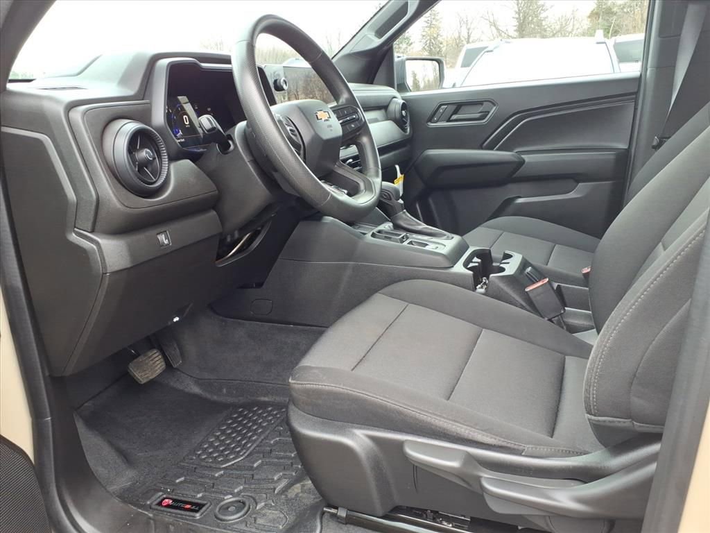 Used 2023 Chevrolet Colorado W/T RWD image 12