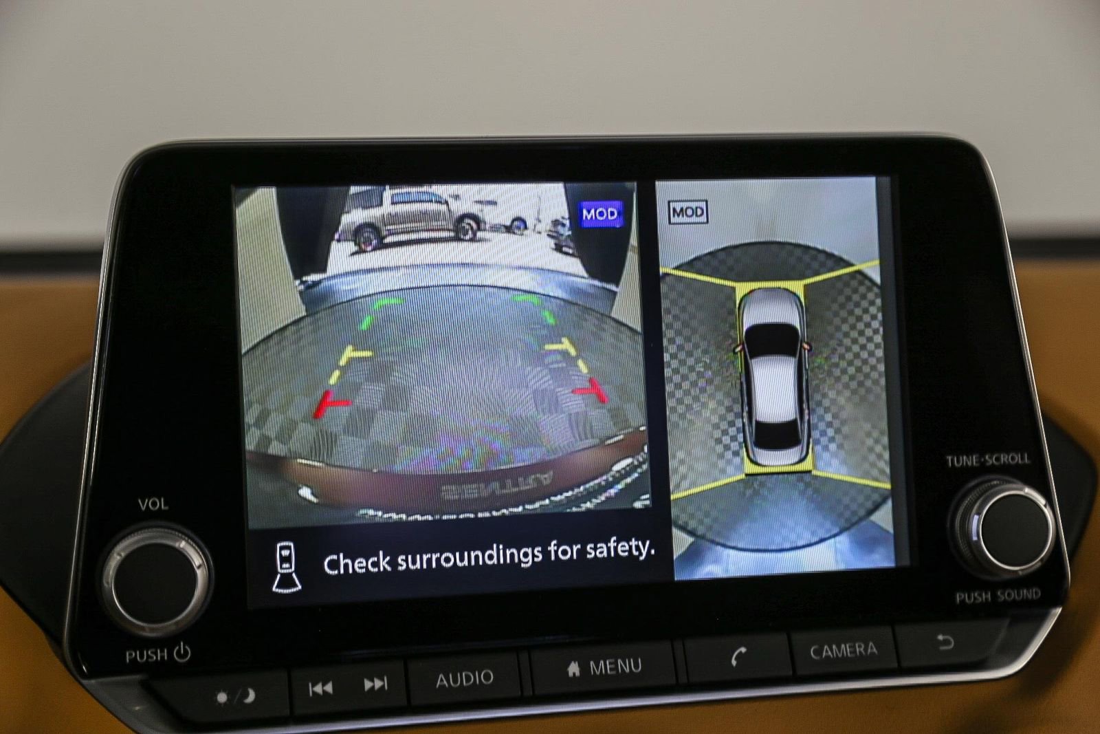 Used 2025 Nissan Sentra SV w/ SV Premium Package image 24