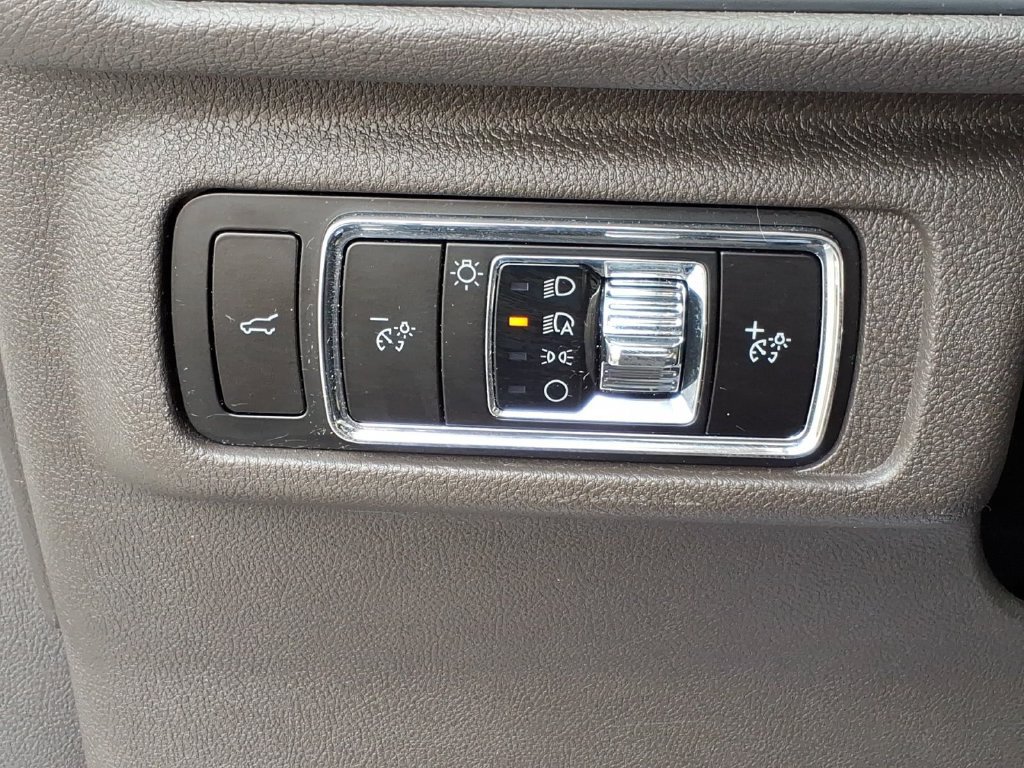 Used 2023 Lincoln Corsair AWD w/ Equipment Group 101A image 16
