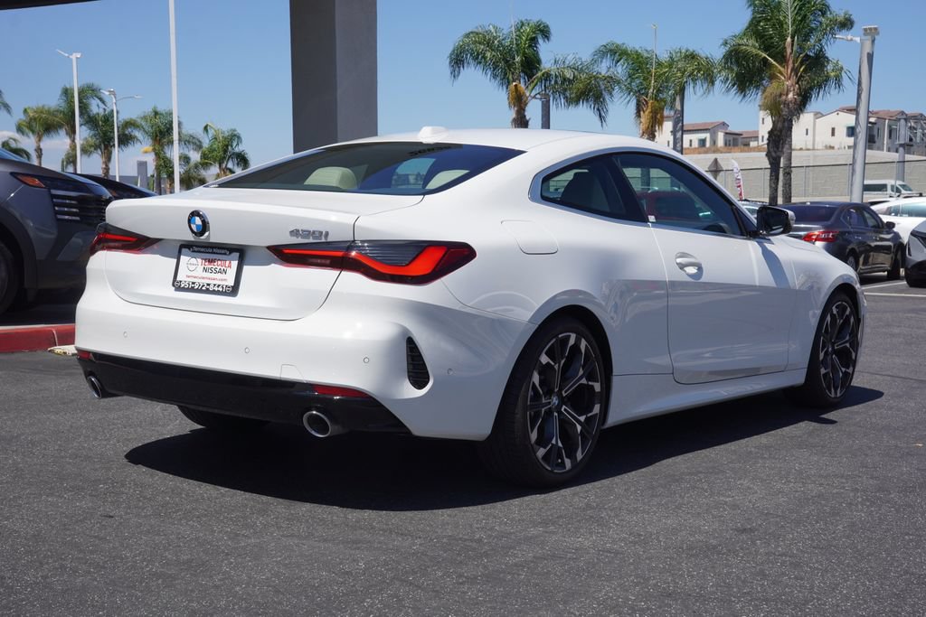 Used 2025 BMW 430i Coupe w/ Premium Package RWD image 4