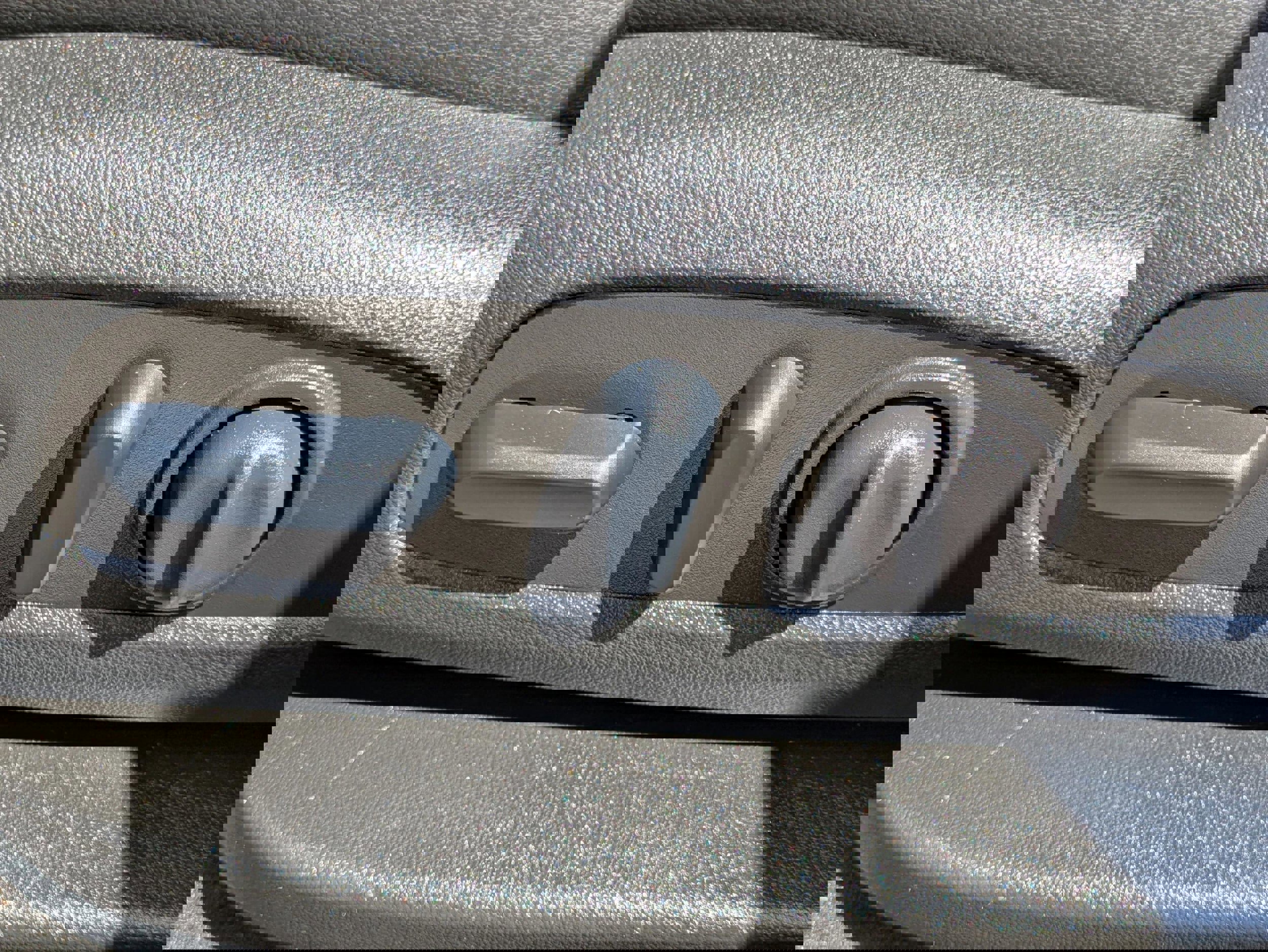 Used 2023 GMC Acadia SLT w/ Technology Package image 16