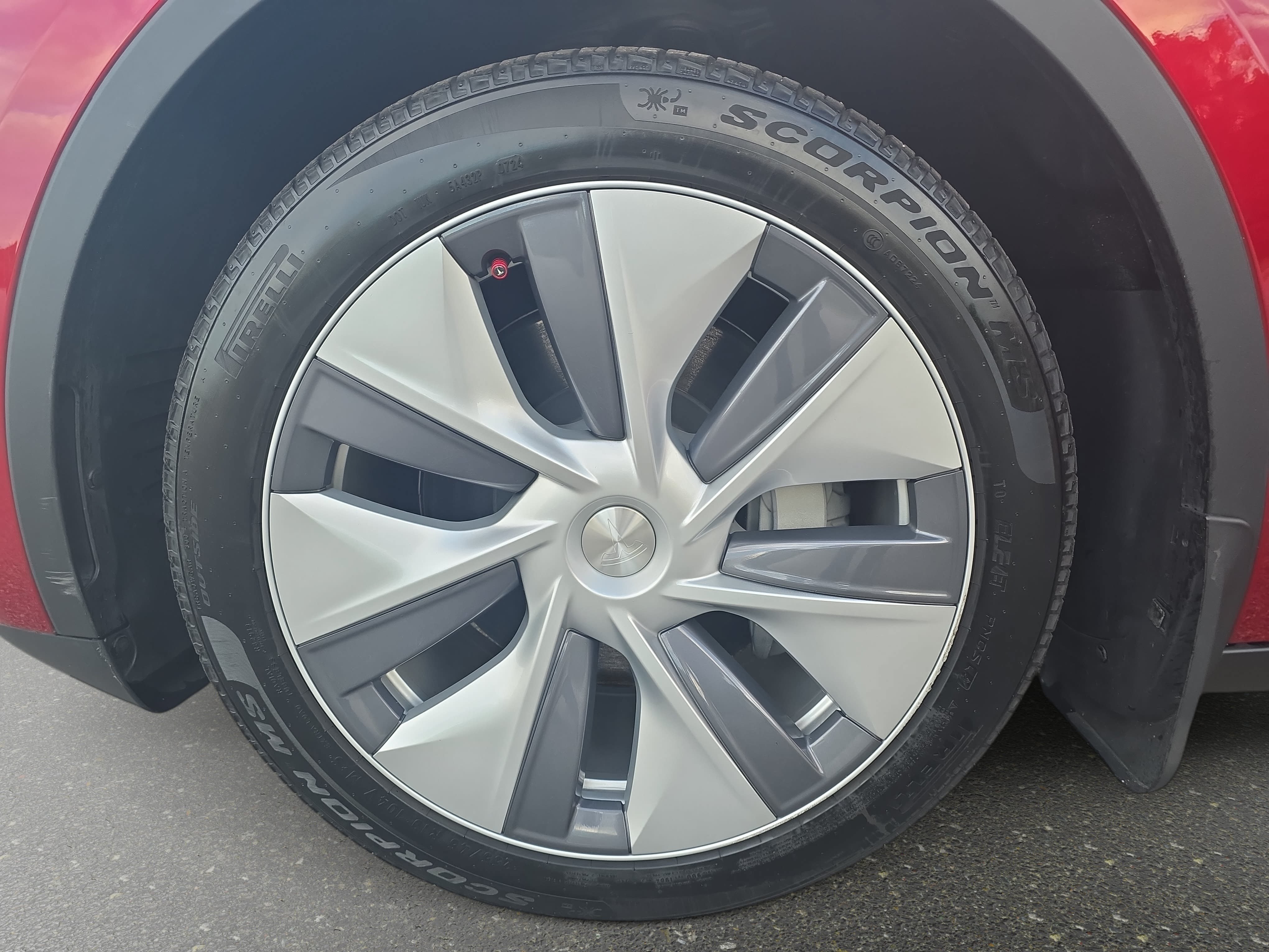 Used 2024 Tesla Model Y Long Range AWD/4WD image 33