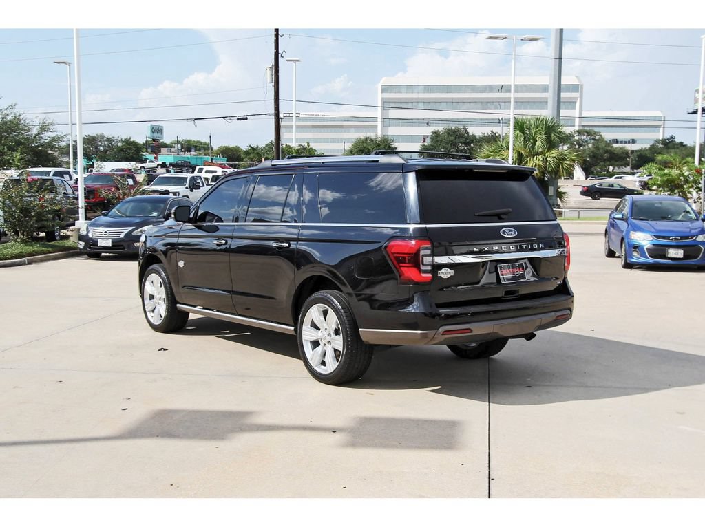Used 2024 Ford Expedition Max King Ranch RWD image 3