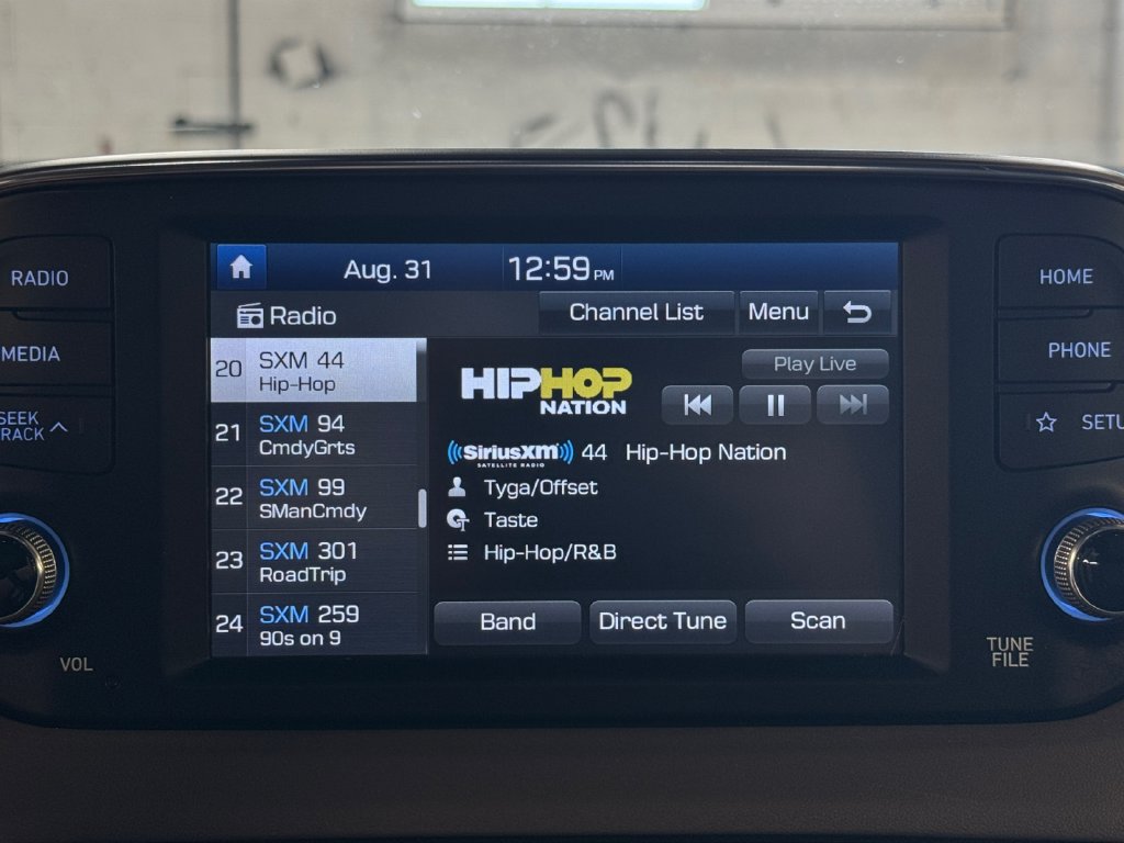 Used 2020 Hyundai Santa Fe SEL w/ Convenience + Premium Package AWD/4WD image 17