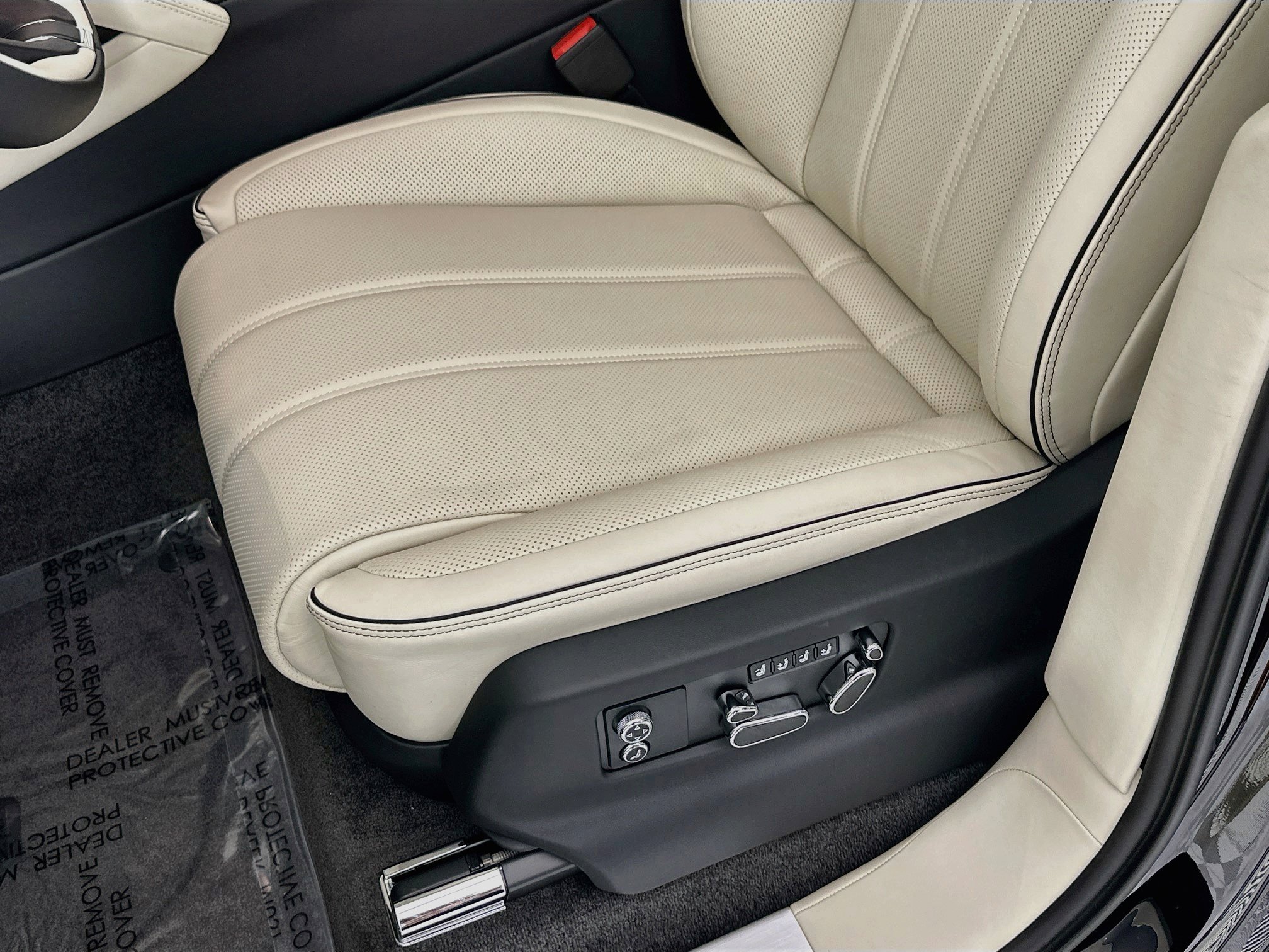 New 2026 Bentley Bentayga AWD/4WD image 16
