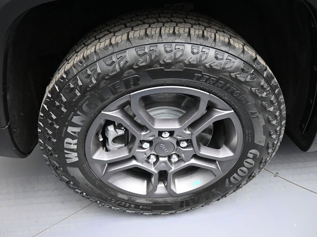Used 2024 Jeep Grand Cherokee Trailhawk image 12