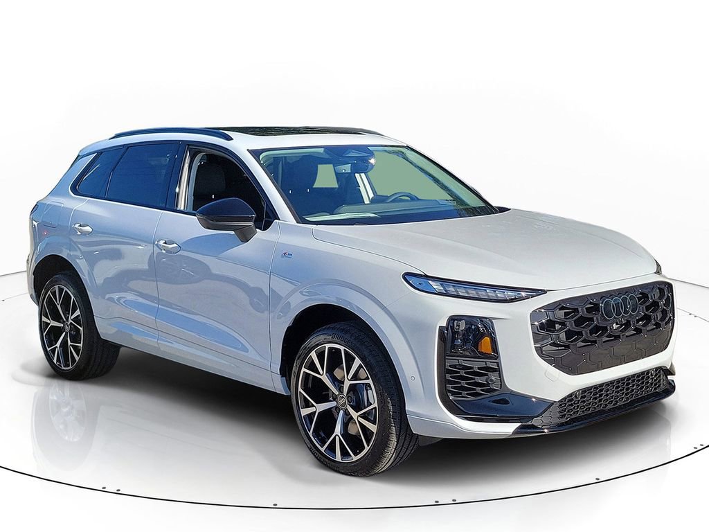 New 2026 Audi Q3 quattro 2.0T AWD/4WD image 1