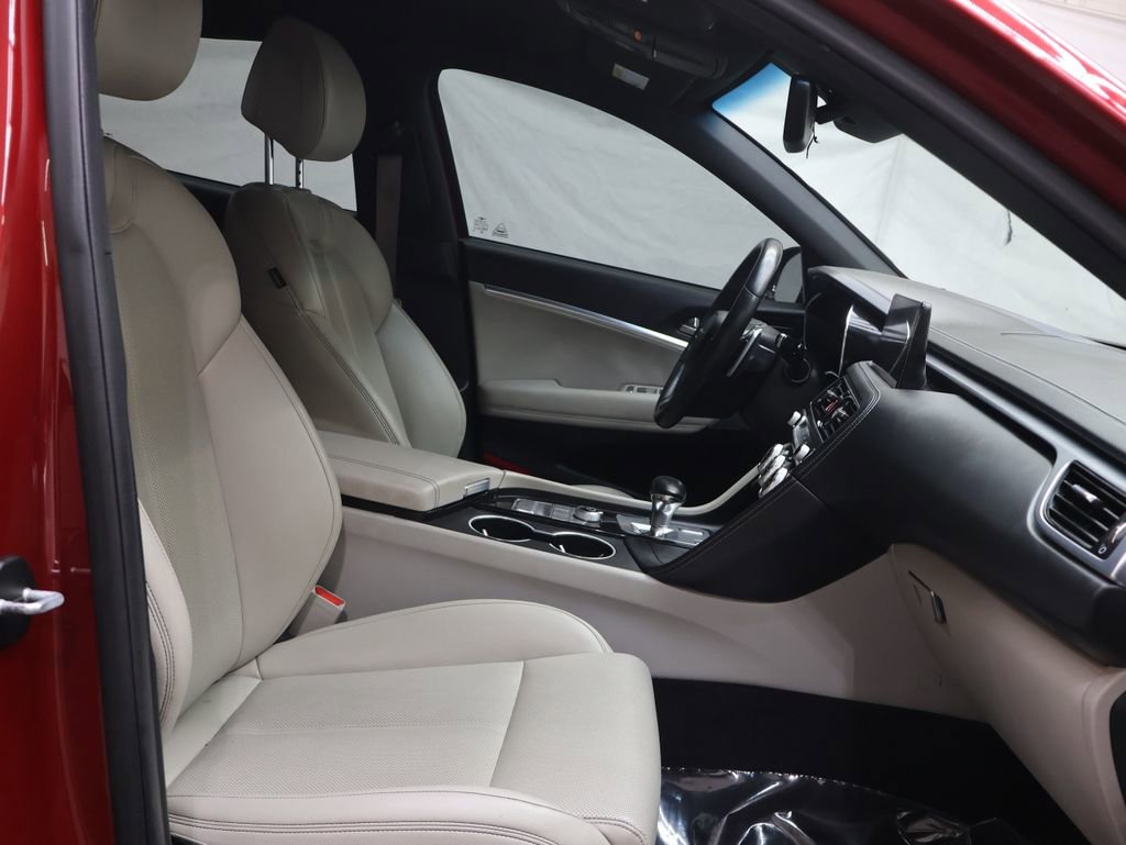 Used 2023 Genesis G70 2.0T image 10