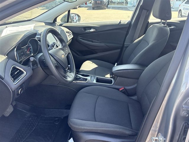 Certified 2017 Chevrolet Cruze LT w/ Convenience Package FWD image 18