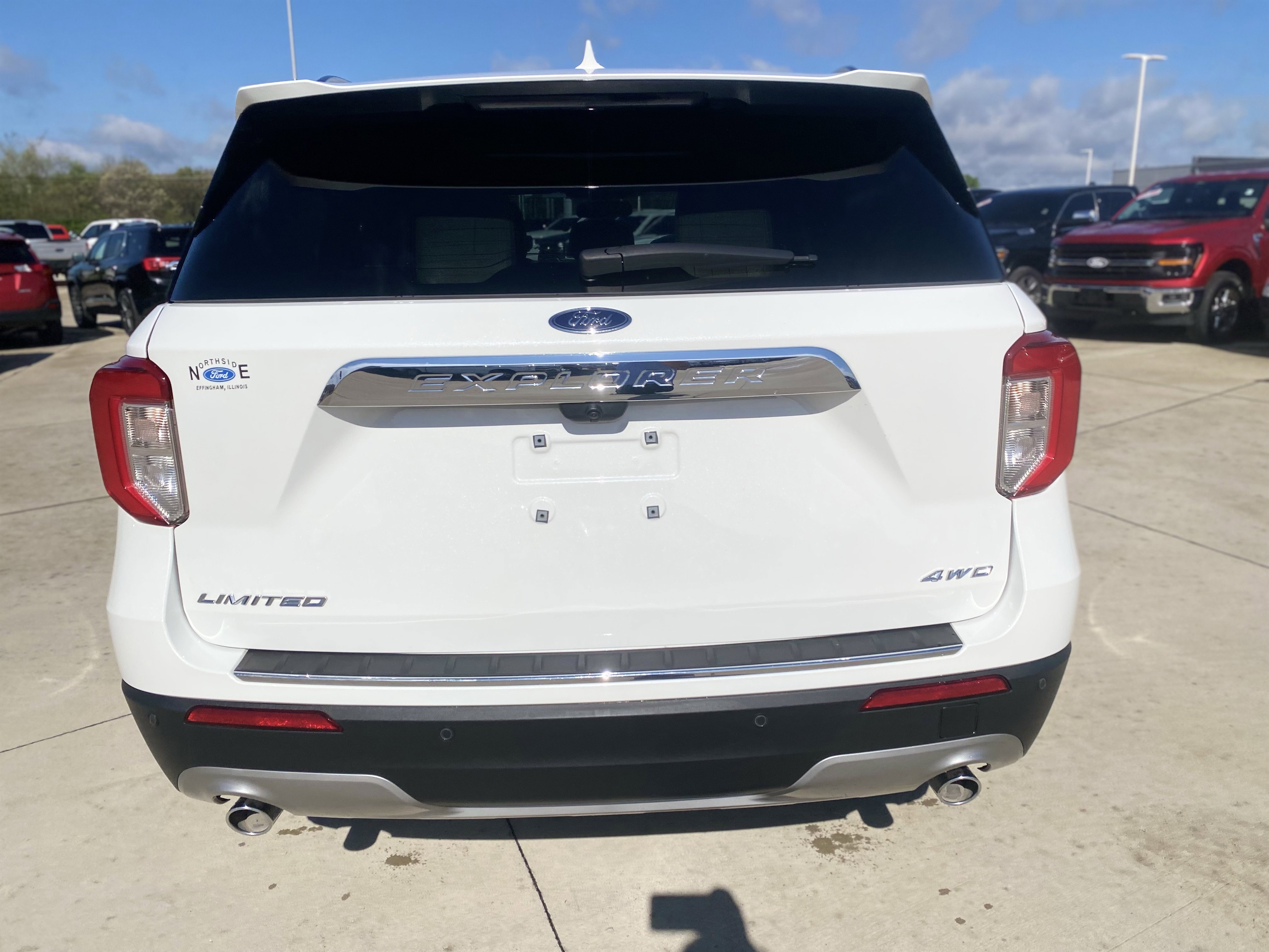 Used 2023 Ford Explorer Limited w/ Equipment Group 301A AWD/4WD image 7