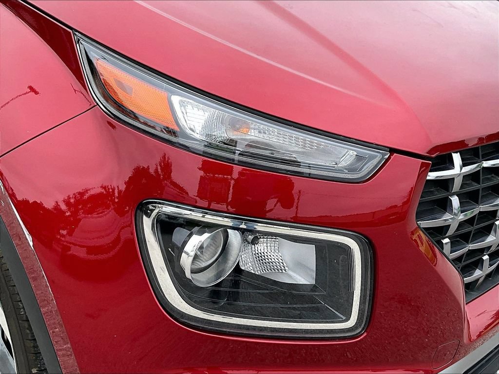 Used 2023 Hyundai Venue SEL FWD image 27