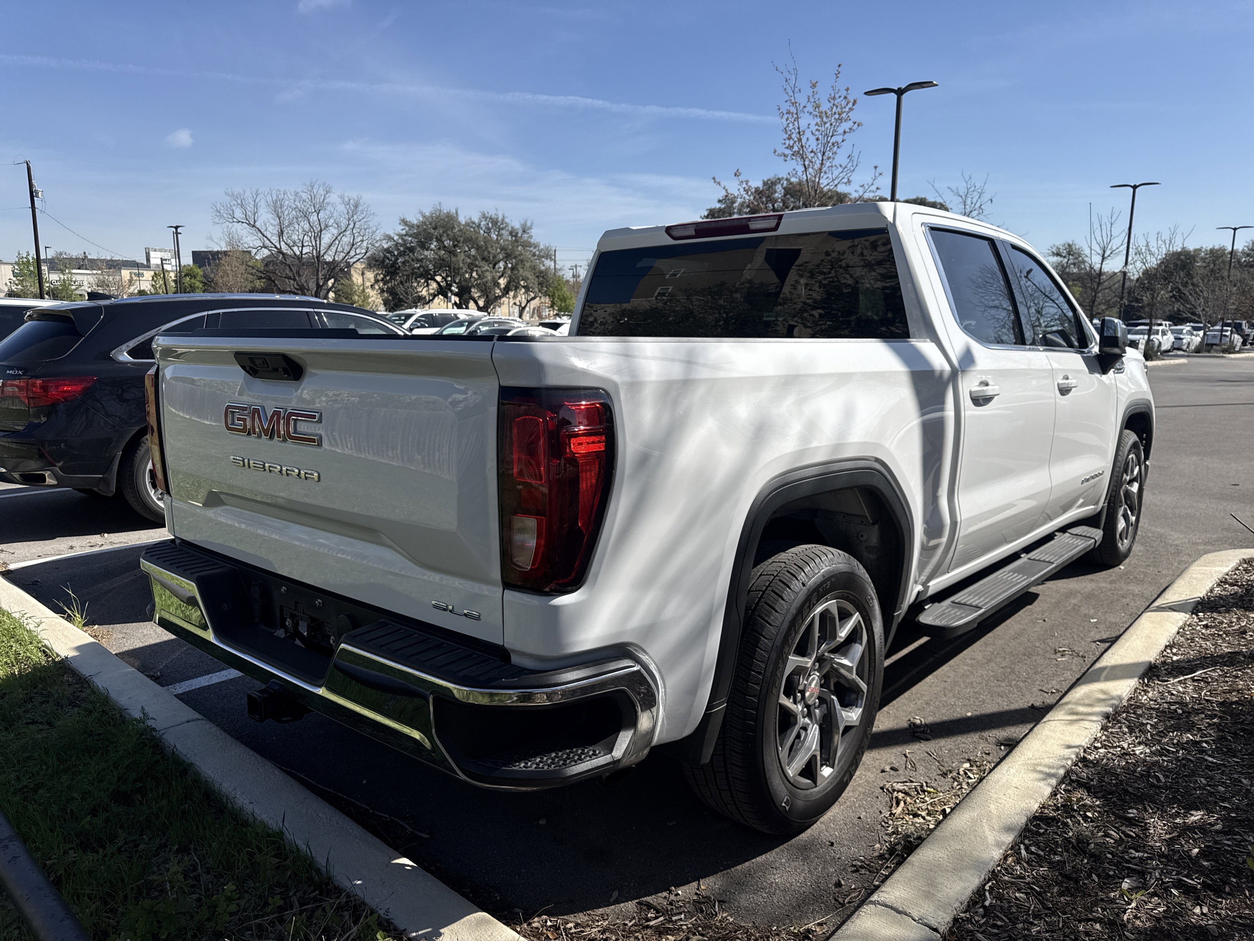 Used 2026 GMC Sierra 1500 SLE image 4