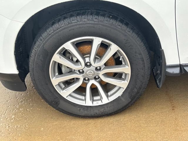 Used 2013 Nissan Pathfinder SL w/ Trailer Tow Pkg AWD/4WD image 10
