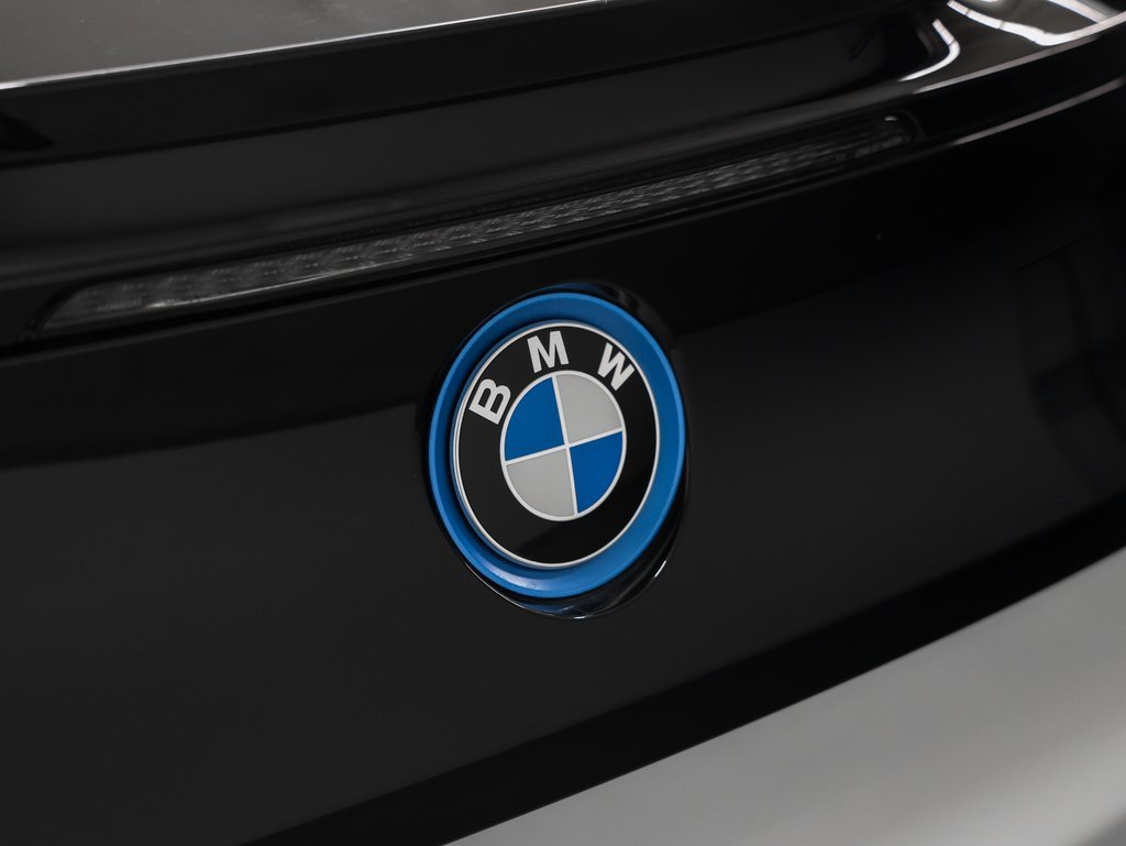 Used 2019 BMW i8 image 31