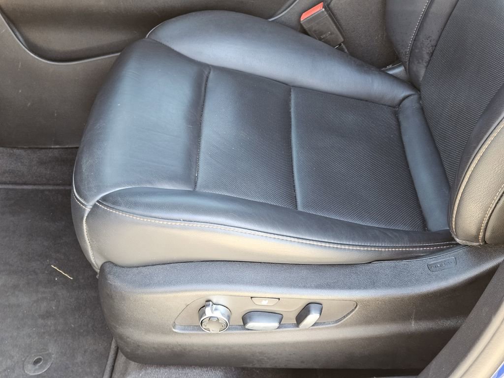 Used 2023 Cadillac XT4 Sport FWD image 28