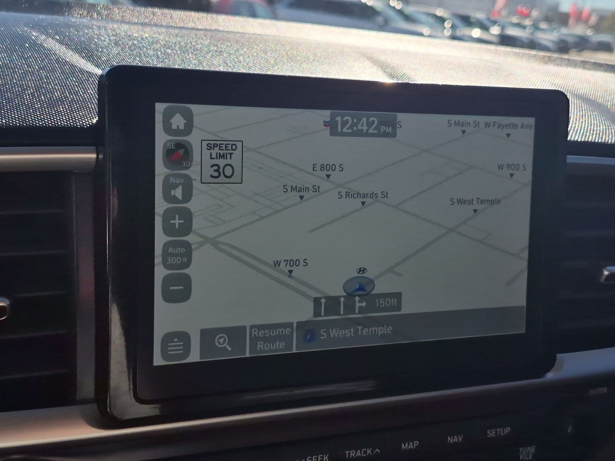 Used 2021 Hyundai Venue FWD image 23