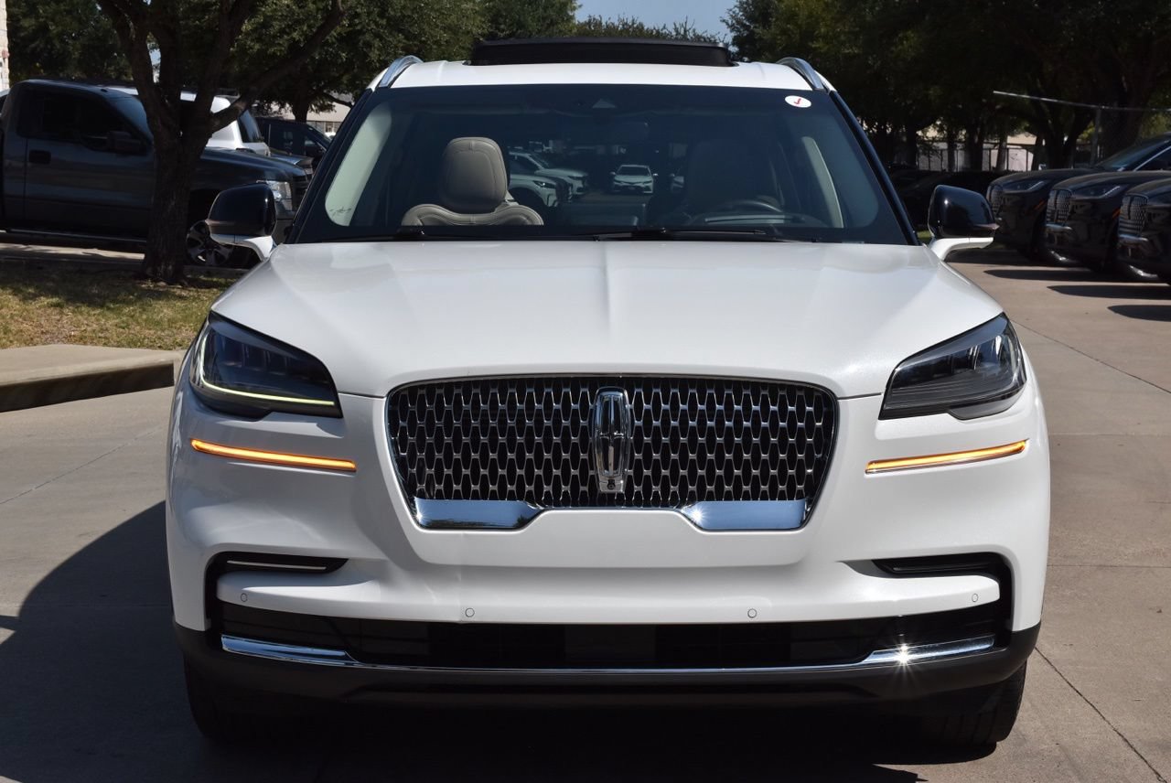 Used 2022 Lincoln Aviator Reserve w/ Equipment Group 201A AWD/4WD image 3