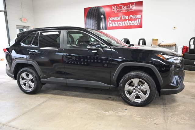 Used 2024 Toyota RAV4 XLE AWD/4WD image 4