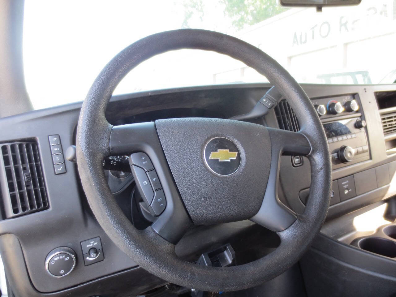 Used 2014 Chevrolet Express 2500 RWD image 13