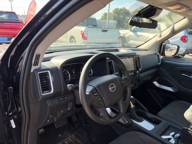 Used 2023 Nissan Frontier SV w/ Tow Package RWD image 19