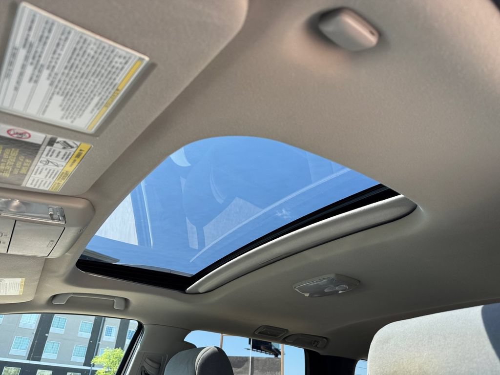 Certified 2019 Toyota Sequoia SR5 AWD/4WD image 31