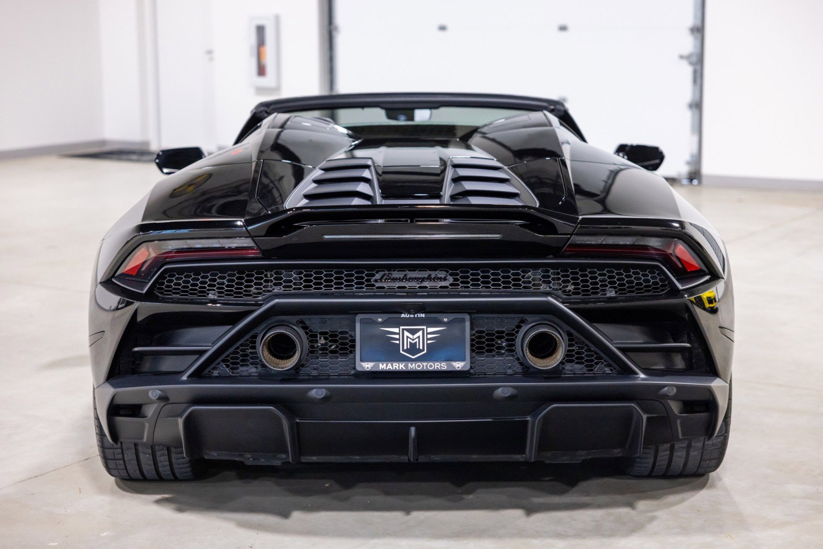 Used 2020 Lamborghini Huracan EVO image 8