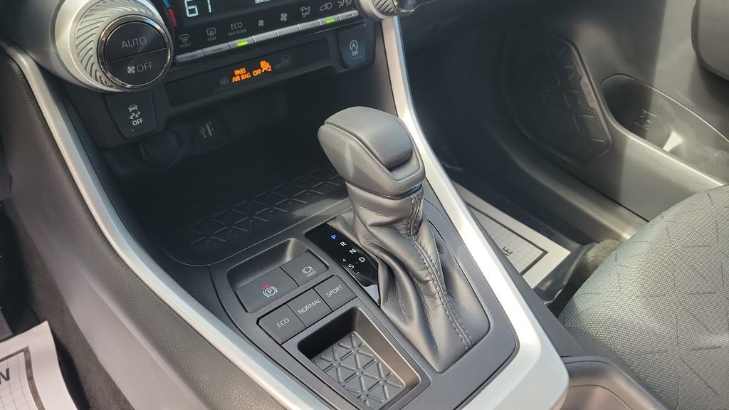 Certified 2025 Toyota RAV4 XLE w/ Convenience Package image 18