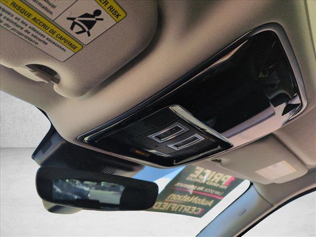 Used 2019 Land Rover Range Rover Velar S image 20