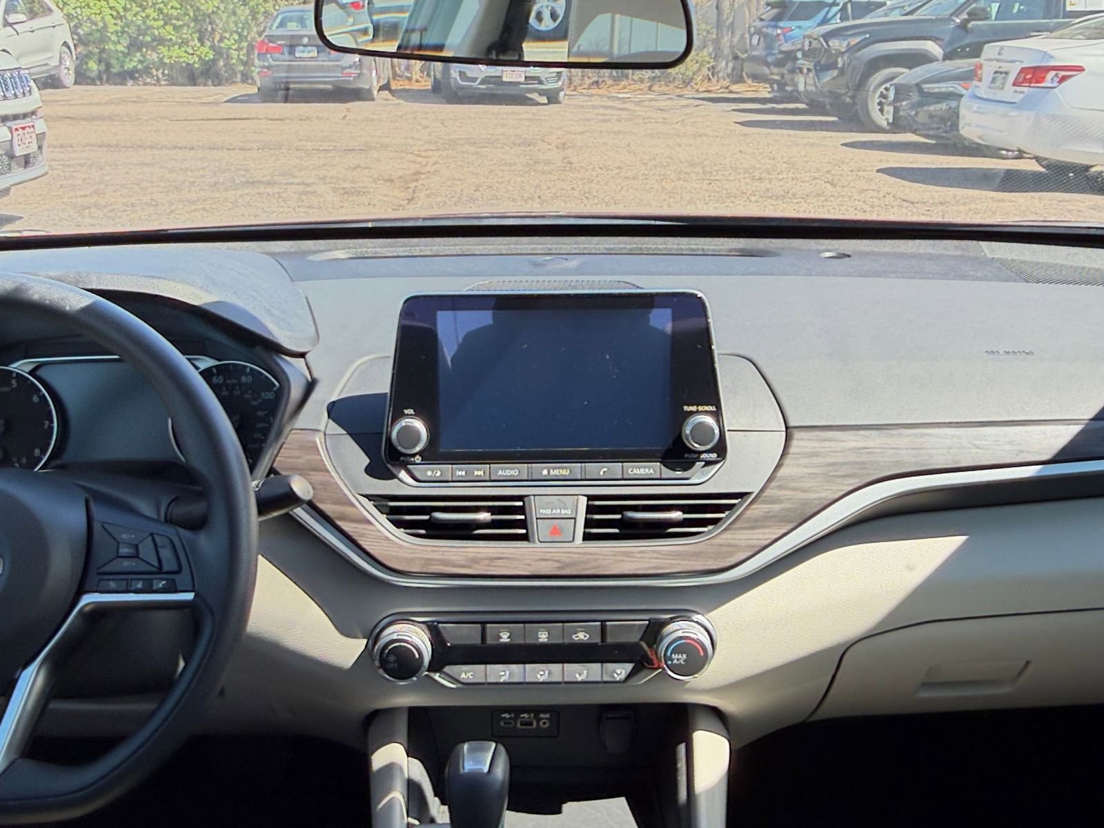 Used 2025 Nissan Altima 2.5 SV image 17