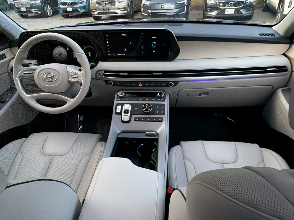 Used 2024 Hyundai Palisade Limited AWD/4WD image 21